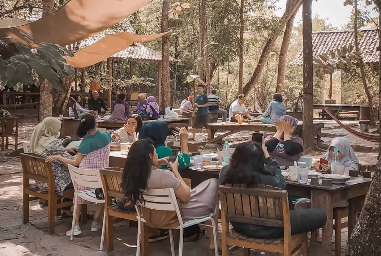 Kandang Ingkung Kopi n Resto Jogja